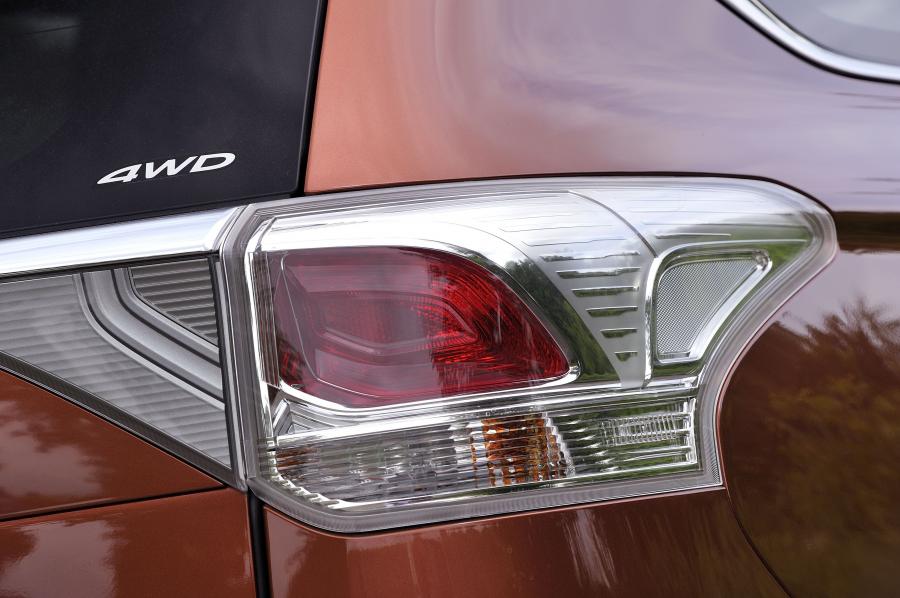  Mitsubishi Outlander 2012 года  (фото 45 из 89)